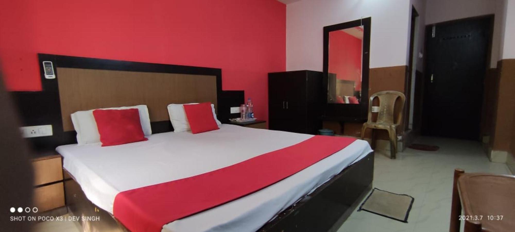 Hotel Samrat Palace Near Puri Sea Beach Best Choice Of Travellers By Morservices エクステリア 写真