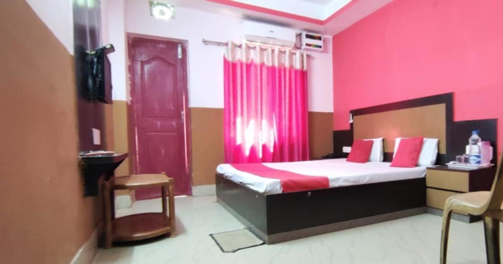Hotel Samrat Palace Near Puri Sea Beach Best Choice Of Travellers By Morservices エクステリア 写真